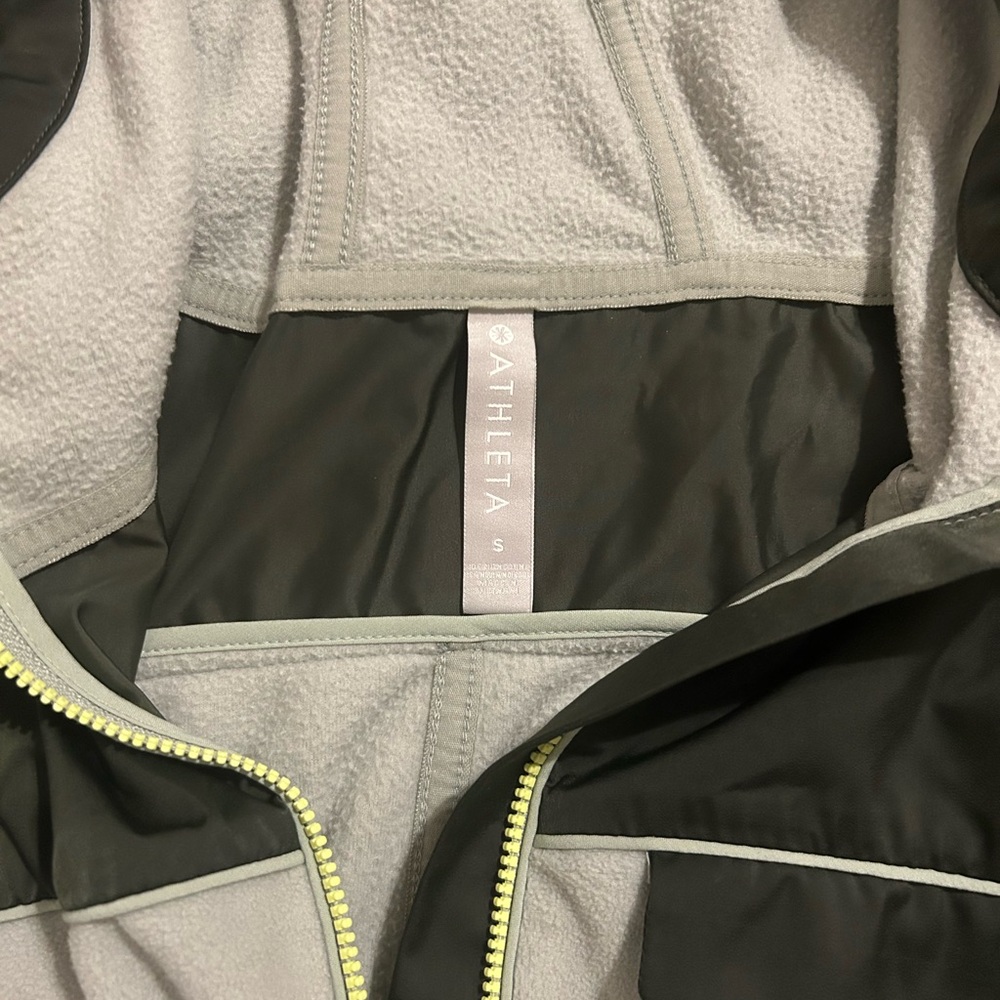 Athleta Women’s Zion Micro Fleece 1/2 Zip – Green – Size S - Picture 4 of 5